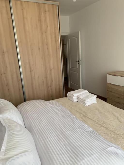 Regie Sunset Apartment Boekarest Buitenkant foto